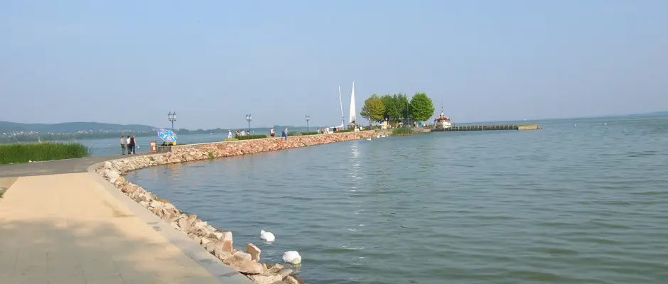 Balaton part - a Hotel Ovit ajnlsval