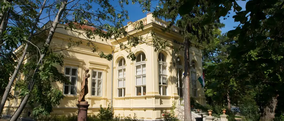 Jkai mzeum - a Hotel Golden Lake Resort ajnlsval