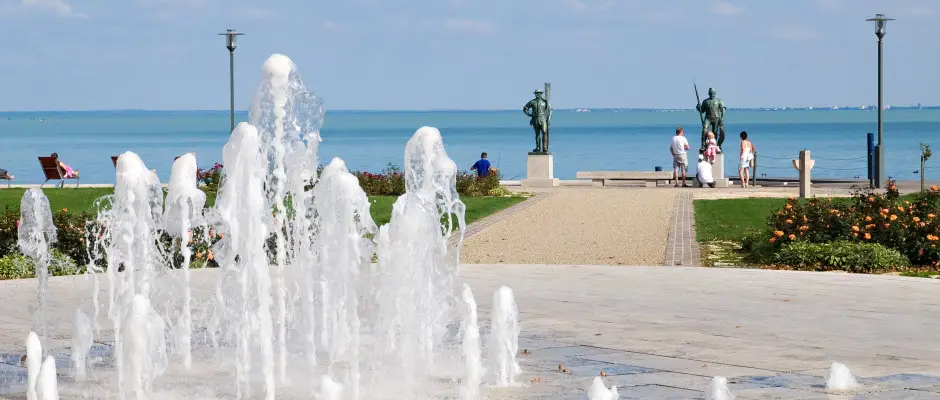 Szkkt - a Hotel Golden Lake Resort ajnlsval