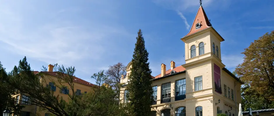 Vaszary Villa - a Hotel Golden Lake Resort ajnlsval