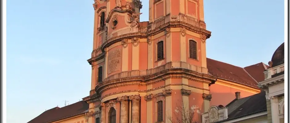 Eger - Minorita templom - a Hotel Villa Vlgy ajnlsval