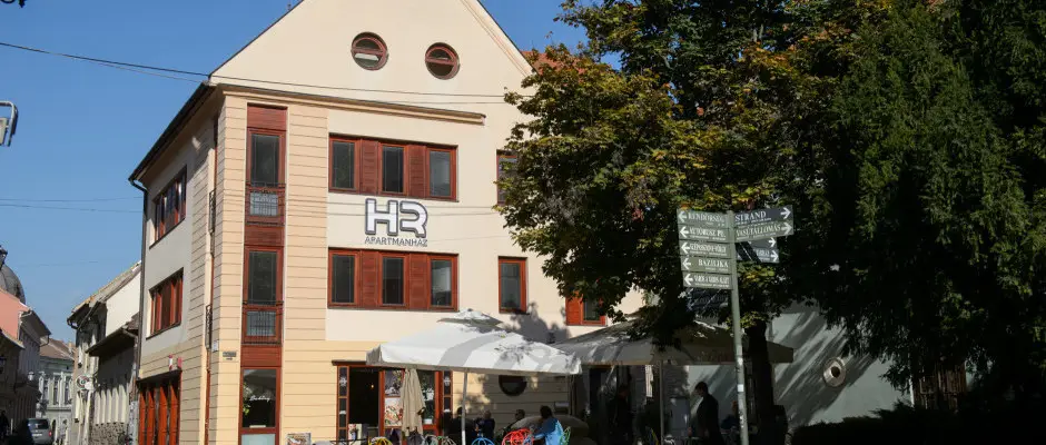 Belvros fel vezet utca - a HR Apartmanhz ajnlsval