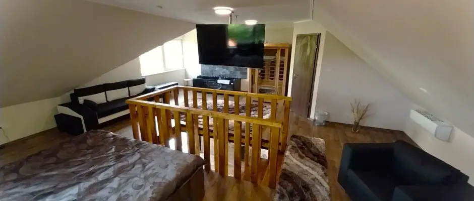 Galria - a Hunor Vendghz ajnlsval