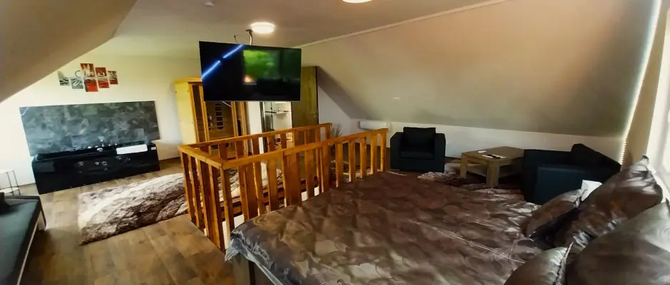 Galria - a Hunor Vendghz ajnlsval