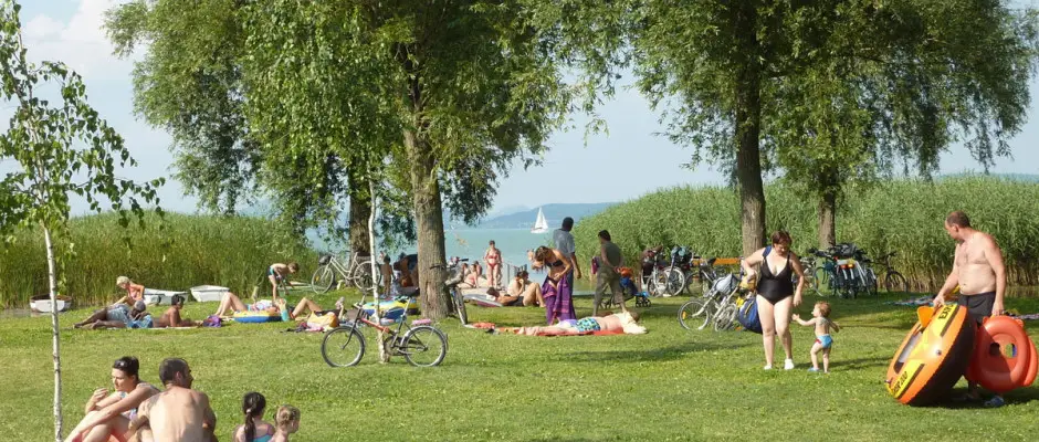 Kzsgi szabadstrand 50 m-re a szllodtl - a Zsanett Hotel ajnlsval