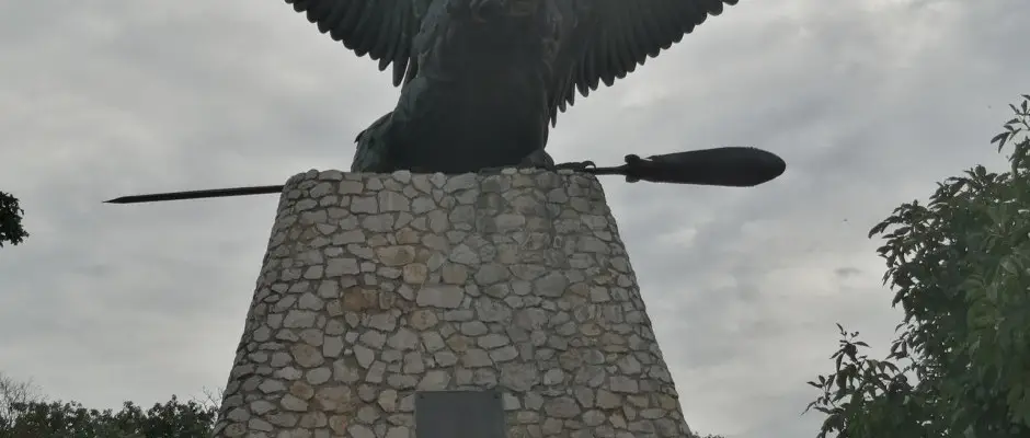 Turul - a Kat�ng Vend�gh�z aj�nl�s�val