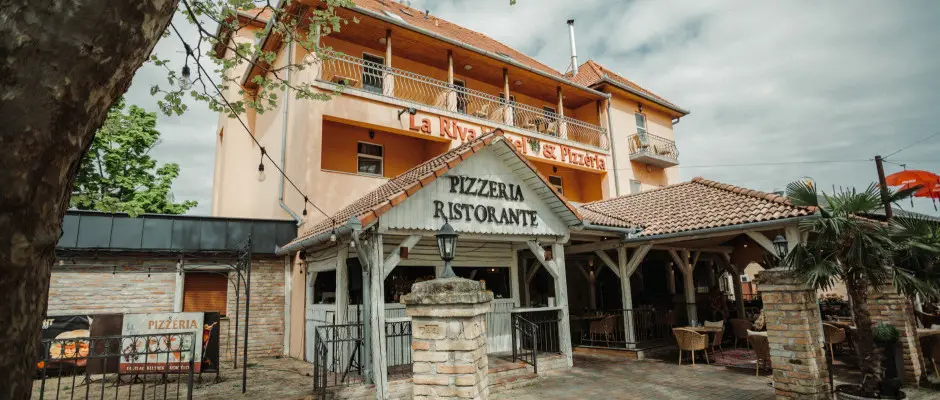 Hotel plet - a La Riva Hotel ajnlsval