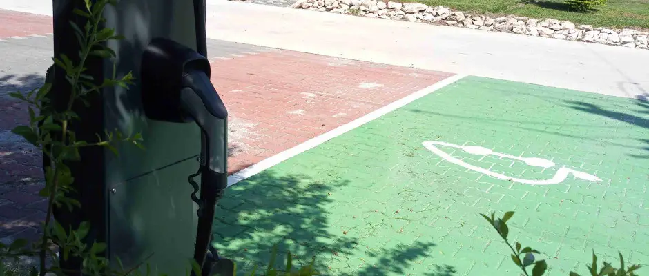 elektromos autó töltő - a Land-Plan Hotel & Restaurant ajánlásával