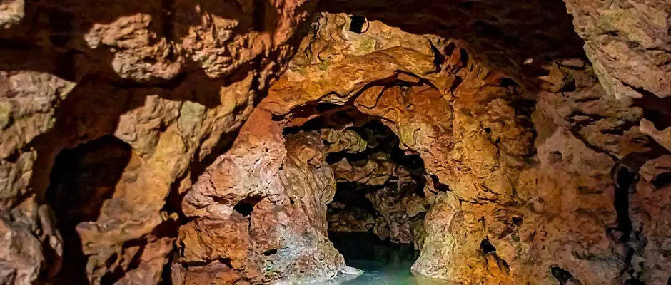 Tapolcai-tavasbarlang Ltogatkzpont - a Malom-t Vendghz ajnlsval