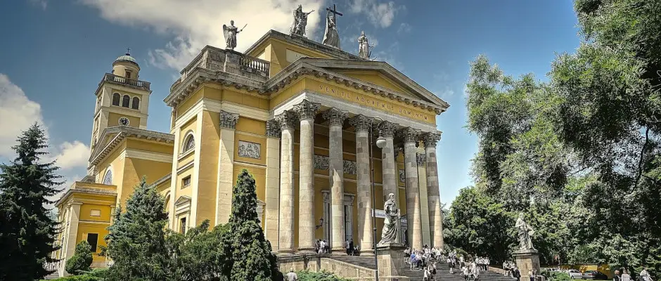 Bazilika - a Vgvri Hotel Eger ajnlsval