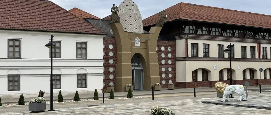 porcelangyar - a Mrki Vendghz ajnlsval