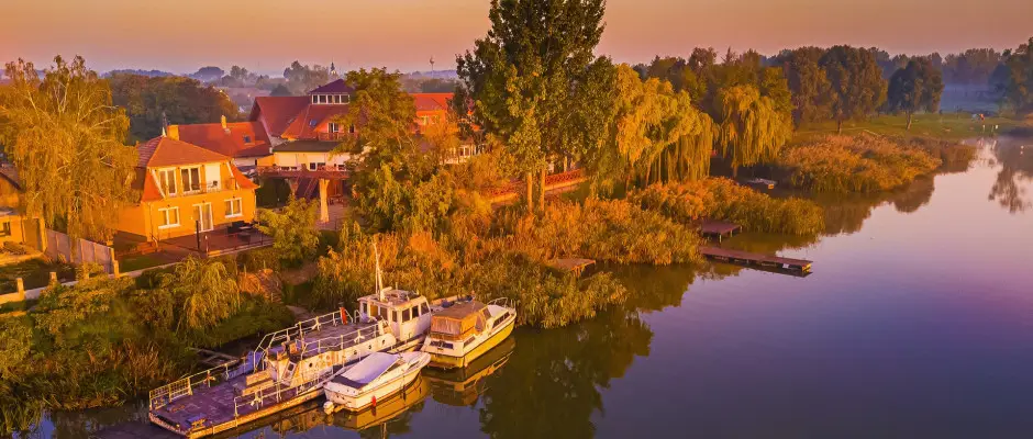 Duna part - Stg - a Mrtoni Csrda ajnlsval