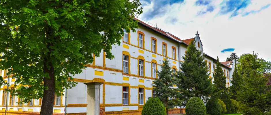 Csurg Csokonai Vitz Mihly Reformtus Gimnzium - a Meller Kastly Villa ajnlsval