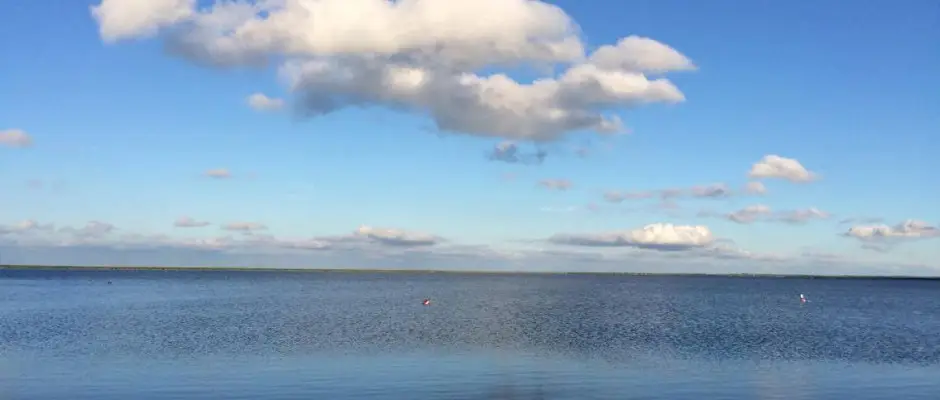 A Fert a Sopron mellett elterl t, mely a Balaton s a Velencei-t mellett a legkedveltebb termszetes viz strand Magyarorszgon. Emellett a vzi sportok szerelmeseinek is optimlis vlaszts, hiszen a szeles idjrsnak ksznheten lehetsg nylik - a Palatinus Hotel ajnlsval