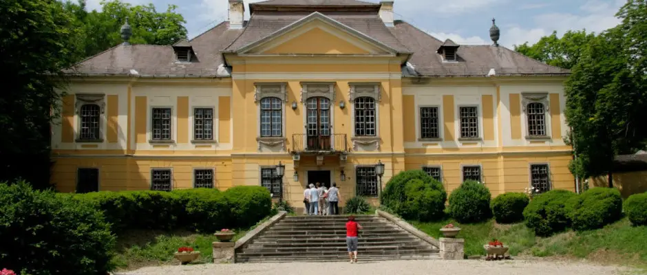 De La Motte kastly - a Panorma Hotel Noszvaj ajnlsval