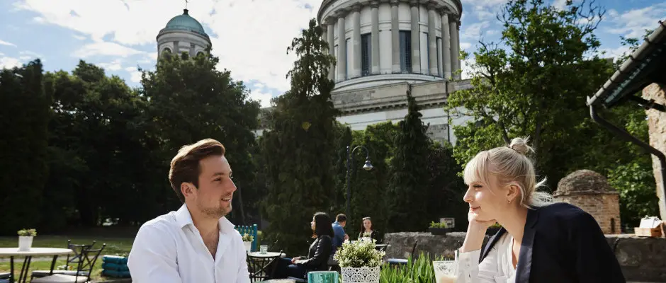 Rondella Kvz - Bazilika - a Hotel Adalbert - Szent Gyrgy Hz ajnlsval