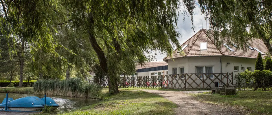 plet - a T-Part Panzi & Rendezvnykzpont ajnlsval