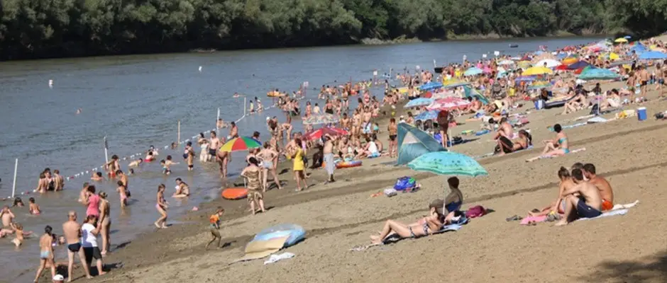 Tisza-part - a Vrs lom Apartman Panzi Tiszakcske ajnlsval