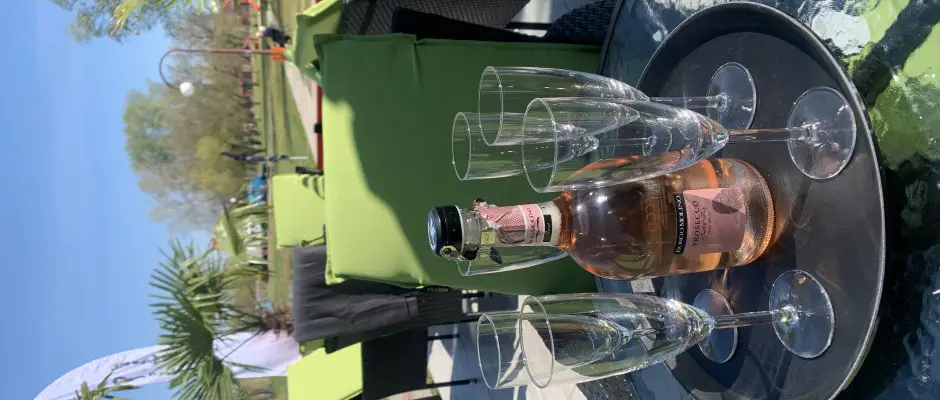 terasz - a Waterfront Lodge ajnlsval