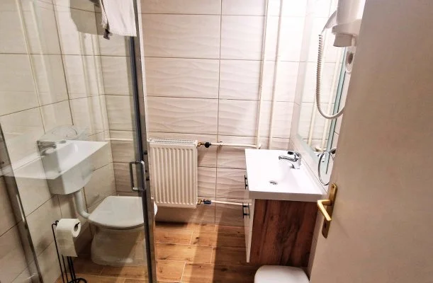 Therm�l Apartmanh�z Kom�rom