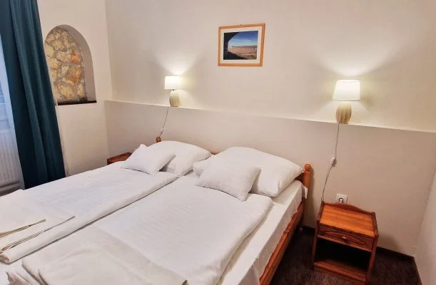 Therm�l Apartmanh�z Kom�rom