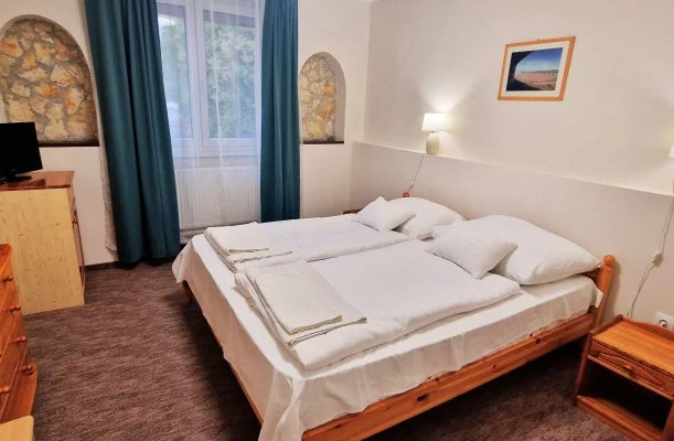 Therm�l Apartmanh�z Kom�rom