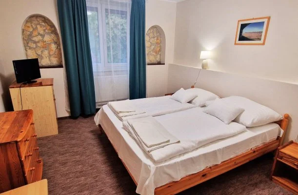 Therm�l Apartmanh�z Kom�rom