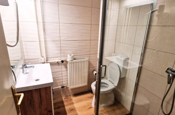 Therm�l Apartmanh�z Kom�rom