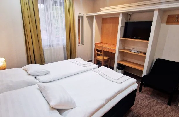 Therm�l Apartmanh�z Kom�rom