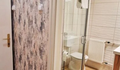 Therm�l Apartmanh�z Kom�rom