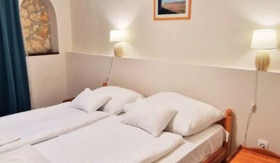 Therm�l Apartmanh�z Kom�rom