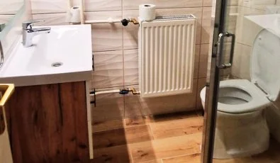 Therm�l Apartmanh�z Kom�rom