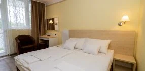 Hotel H�forr�s - Augusztus 20.