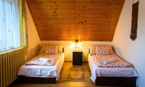 Huszár Vendégház Örvényes - Október 23.