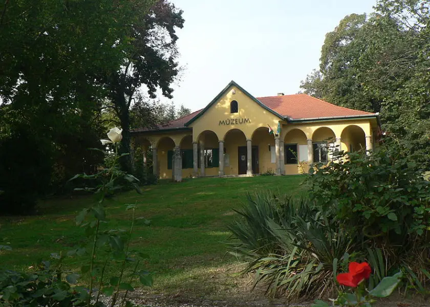 Lenyfalu