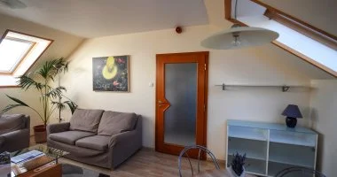 M�jus 1. (min. 2 �j)