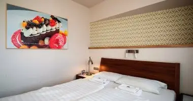 Két ünnep között