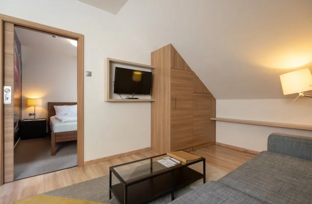 Imola Udvarh�z Eger