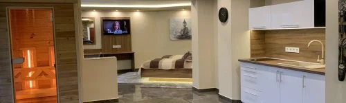 The Jakuzzi Room 