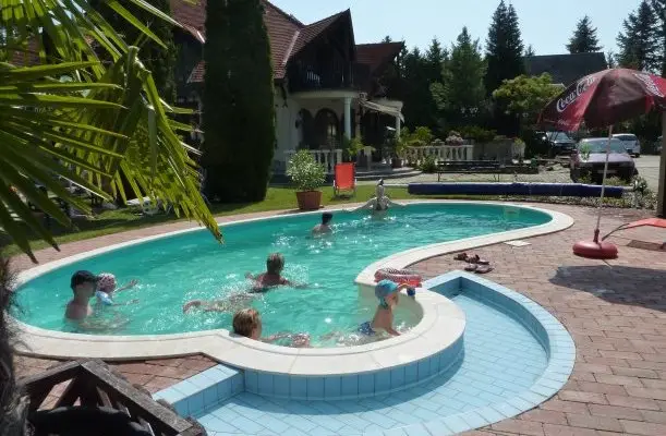 Zsanett Hotel Balatonkeresztúr Zsanett Hotel Balatonkeresztúr