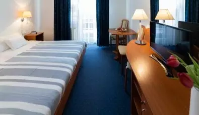 Zsanett Hotel Balatonkeresztr