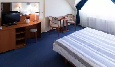 Zsanett Hotel Balatonkeresztr