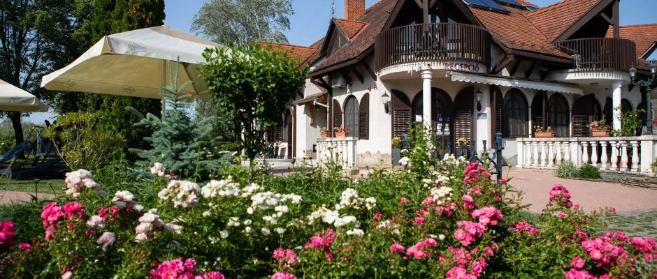 Zsanett Hotel Balatonkeresztr