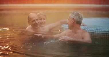 - Napi ár félpanzióval, fürdőhasználattal
