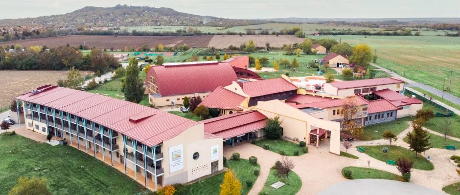 Vulkn Wellness Hotel s Kemping Celldmlk