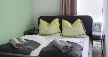 M�jus 1. (min. 2 �j)