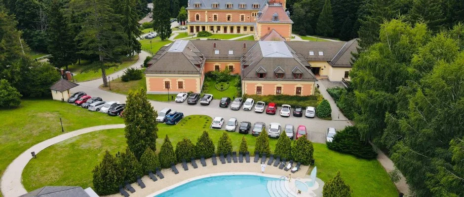 Kastlyhotel Sasvr Pardsasvr