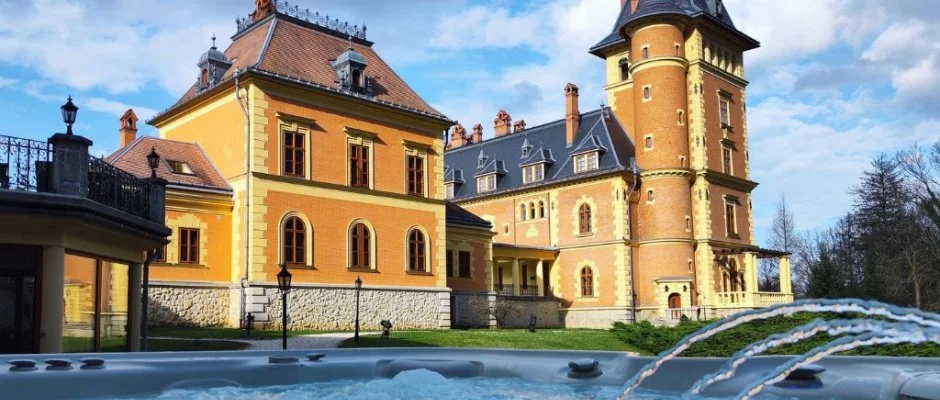 Kastlyhotel Sasvr Pardsasvr