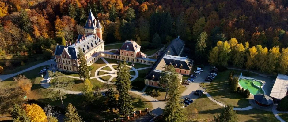 Kastlyhotel Sasvr Pardsasvr