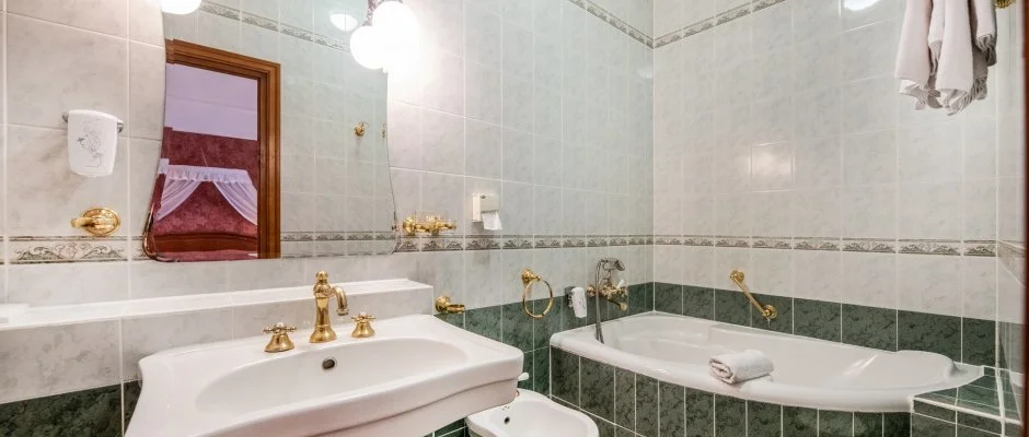 Kastlyhotel Sasvr Pardsasvr